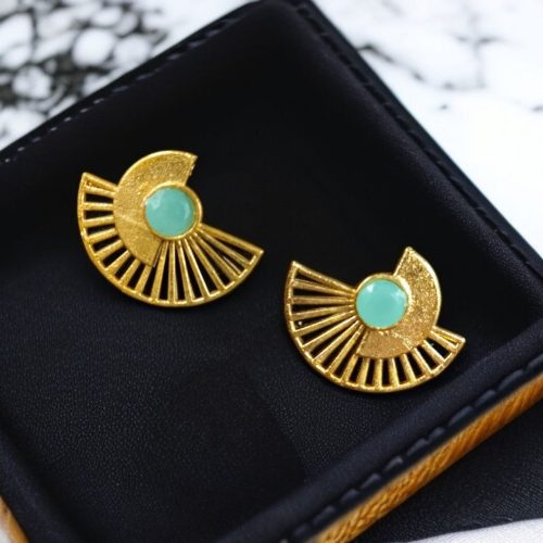 Modern gold-plated half-circle stone earrings with sparkling stones, featuring a stylish and contemporary design for an elegant look.