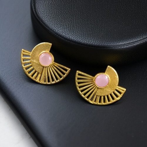 Modern gold-plated half-circle stone earrings with sparkling stones, featuring a stylish and contemporary design for an elegant look.