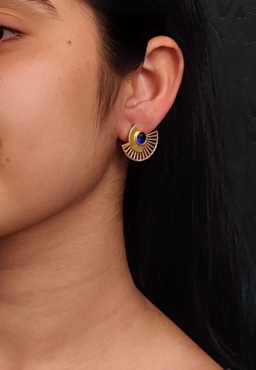 Modern gold-plated half-circle stone earrings with sparkling stones, featuring a stylish and contemporary design for an elegant look.