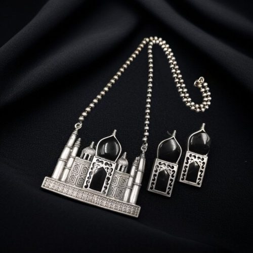 Handcrafted Taj Mahal Necklace Set with oxidized finish and Monalisa stone accents.