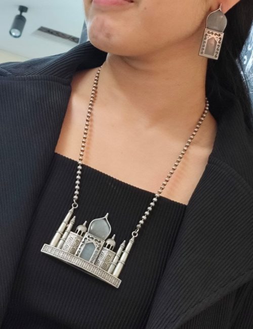 Handcrafted Taj Mahal Necklace Set with oxidized finish and Monalisa stone accents.