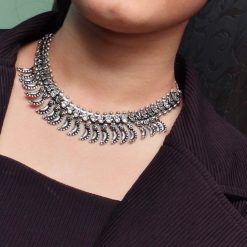 Stylish Bohemian Design Choker Necklace – Lightweight & Comfortable Jewelry.