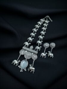 Antique-Style Oxidized Silver Nandi Necklace with Monalisa Stone – Best Traditional Outfits - color: "Grey"