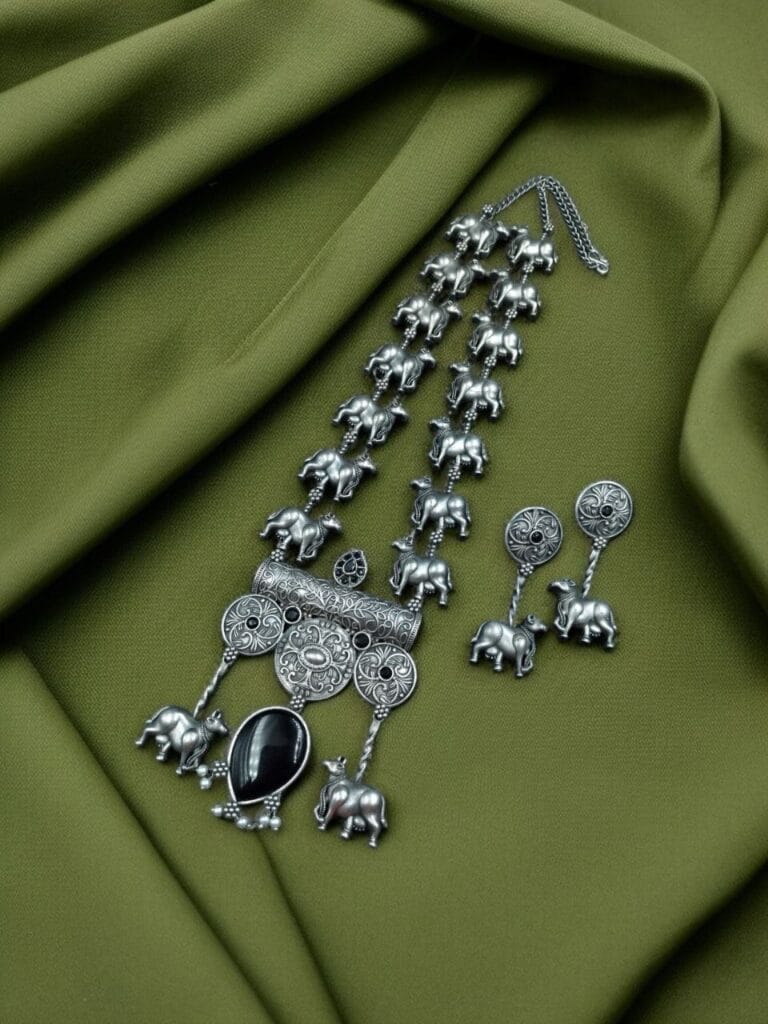 Bulk 884 Antique-Style Oxidized Silver Nandi Necklace with Monalisa Stone – Best Traditional Outfits - "Black"