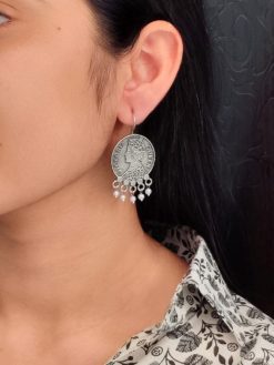 Oxidized Silver Victoria Coin Earrings with Pearl Drop and Hook Closure – Vintage-Inspired Jewelry for Women