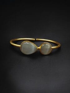 Fashionable Gold Plated Bracelet with Best Monalisa Stone – Casual Wear Jewelry - color: "Grey"