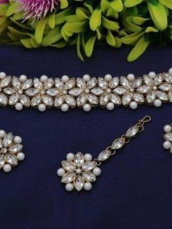 Beautiful Kundan Necklace Set With Maang Tikka | Best Jewelry For Festival Season