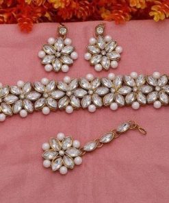 Beautiful Kundan Necklace Set With Maang Tikka | Best Jewelry For Festival Season