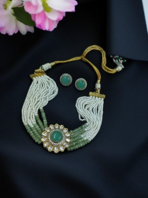 Flower design stone necklace for party wear.