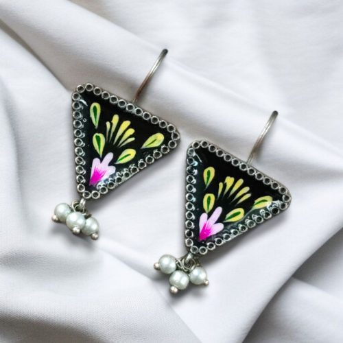 Hand-painted triangle stud earrings with pearls