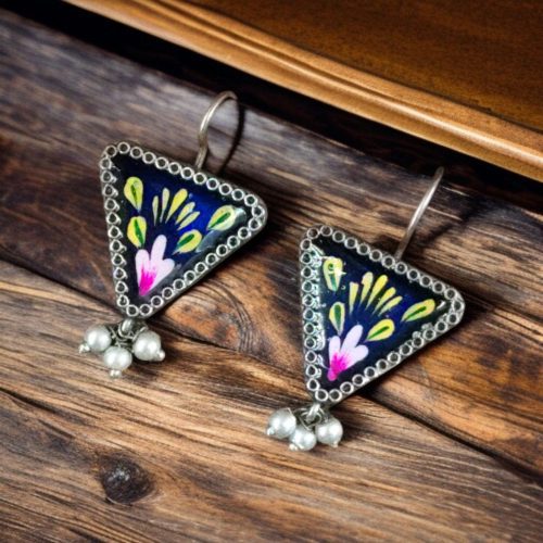Hand-painted triangle stud earrings with pearls