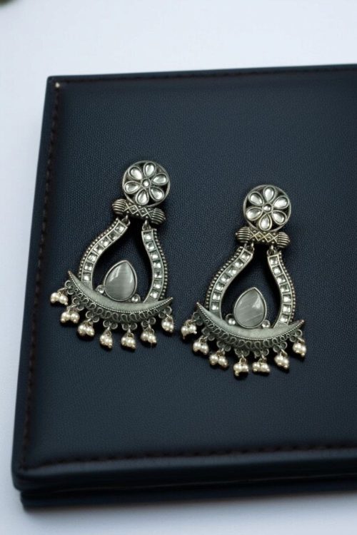 Handcrafted oxidized silver replica long earrings with Monalisa stone and pearl.