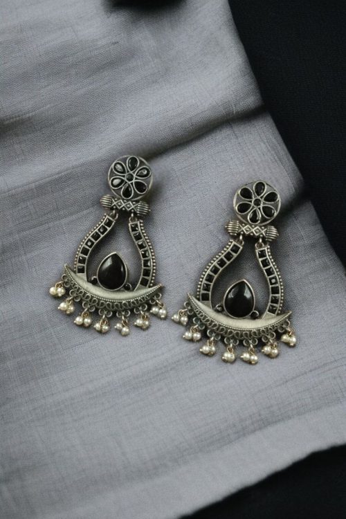 Handcrafted oxidized silver replica long earrings with Monalisa stone and pearl.