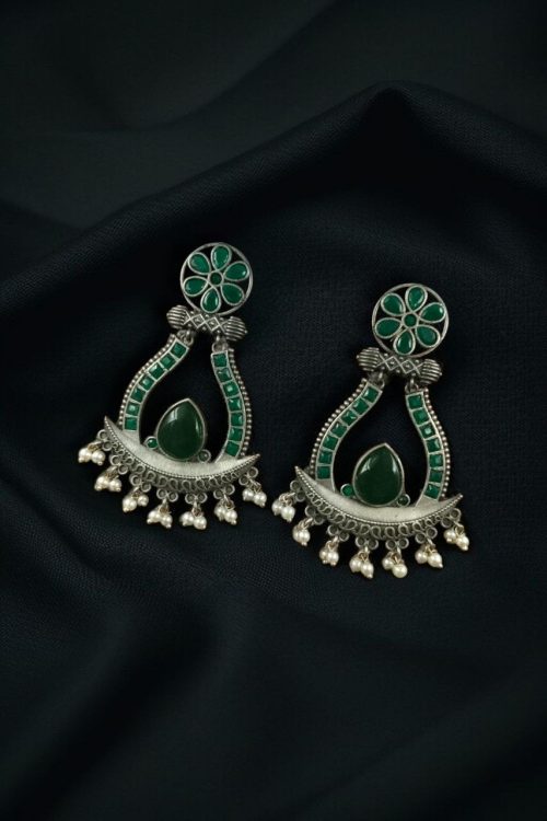Handcrafted oxidized silver replica long earrings with Monalisa stone and pearl.