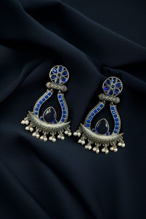 Handcrafted oxidized silver replica long earrings with Monalisa stone and pearl.