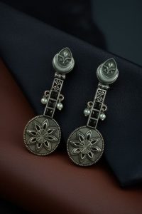 Lightweight Unique Flower Dangler Earrings with Traditonal Pearl & Stone Silver Plated Jewelry - color: "Black"