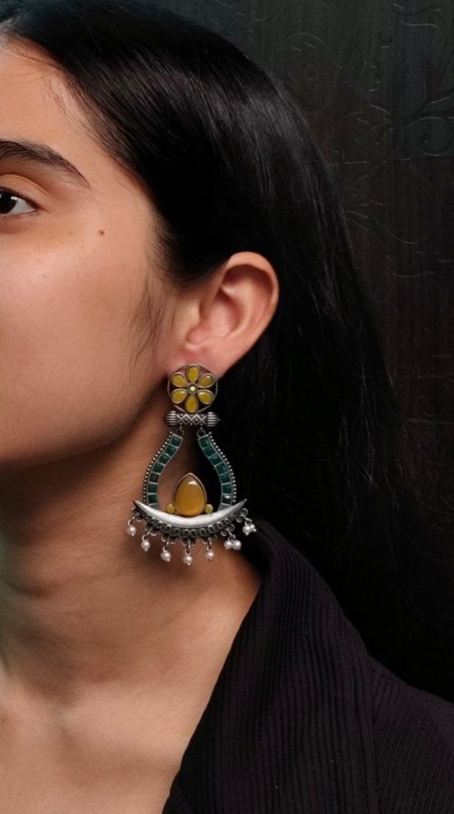 Handcrafted oxidized silver replica long earrings with Monalisa stone and pearl.
