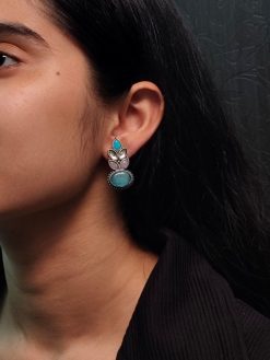 Oxidised stud earrings with Monalisa stone