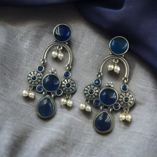 Monalisa stone dangler earrings with pearl in silver plated finish
