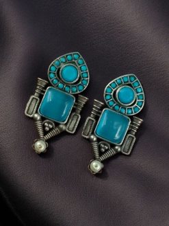Western look earrings with pearl and Monalisa stone
