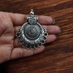 DIY Jewelry Ideas Unique Pendant | Using Raw Materials and Floral Art Designs