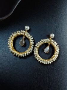 Beautiful Round Stud Earrings Featuring Stones – Perfect for All Occasions - Color: ''Grey''