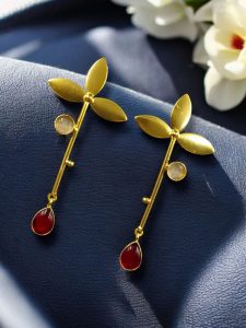 Premium Gold-Plated Brass Earrings: Perfect Contemporary Long Studs with Monalisa Stone - Color: ''Grey - Red''