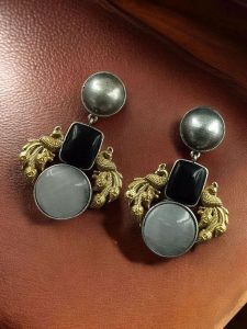 Elegant Peacock-Inspired Two-Tone Brass Earrings with Monalisa Stone – A Contemporary Choice for Every Occasion - Color: ''Black-Grey''