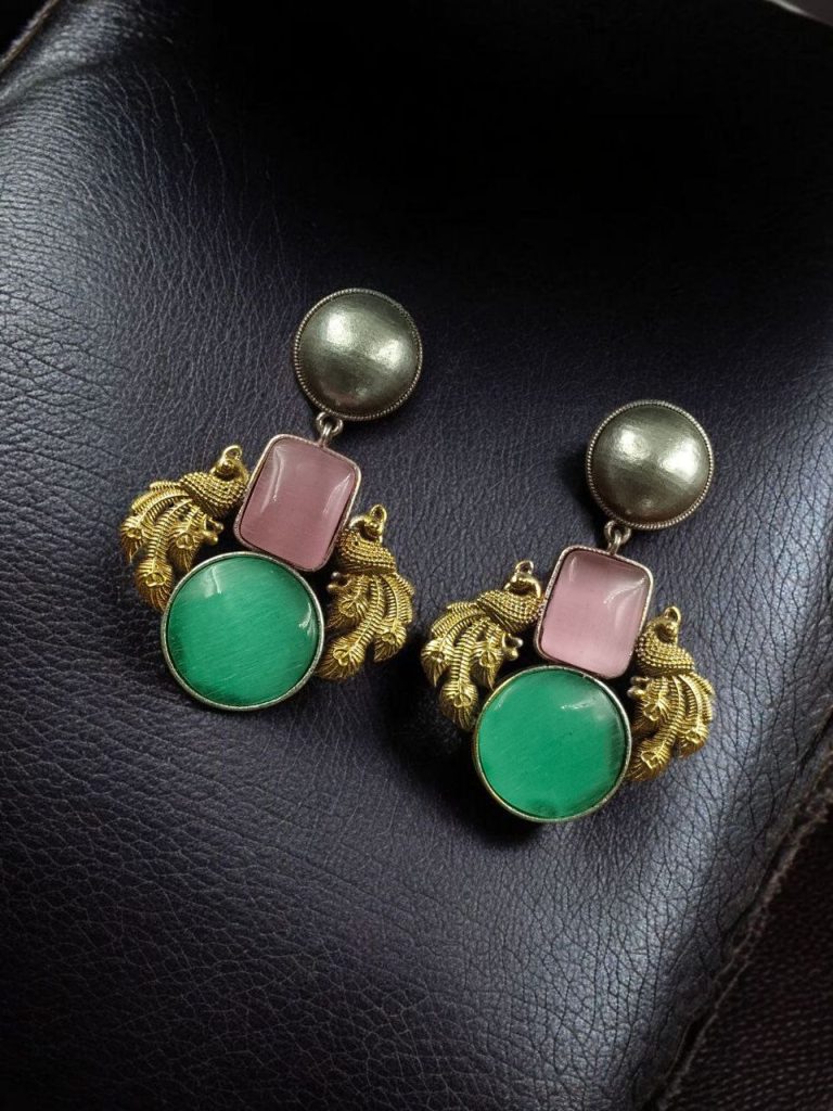 Bulk 410 Elegant Peacock-Inspired Two-Tone Brass Earrings with Monalisa Stone – A Contemporary Choice for Every Occasion - ''Babypink-Mint''