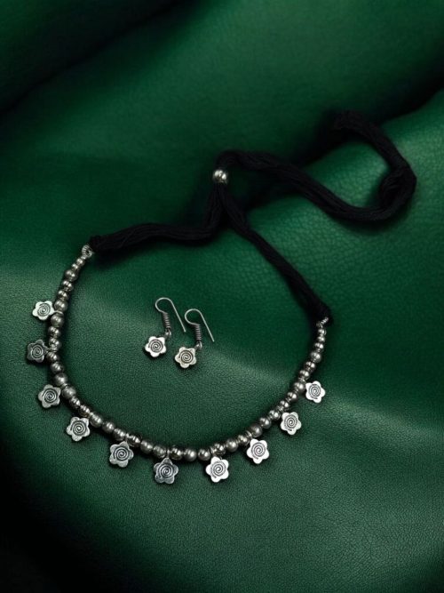 Handcrafted Flower Necklace Set with Silver Plating and Adjustable Thread