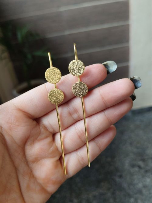 Gold-plated round earcuff for daily wear, ethnic and western style.