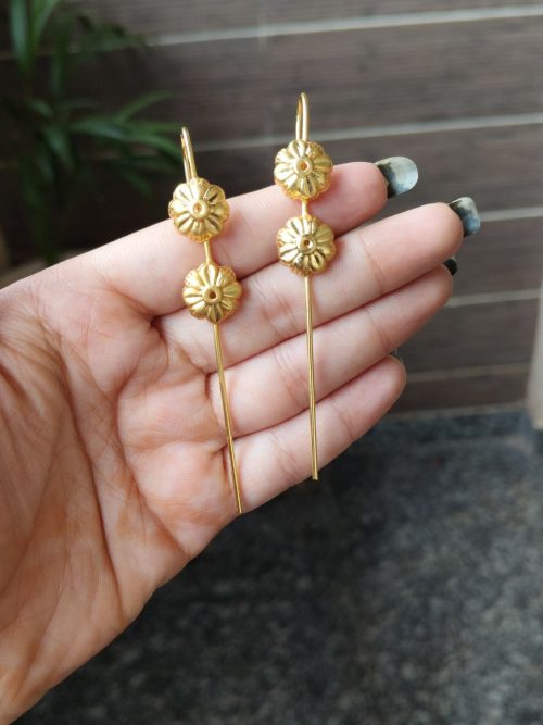 Gold plated flower design earcuff lightweight ethnic daily wear jewelry.