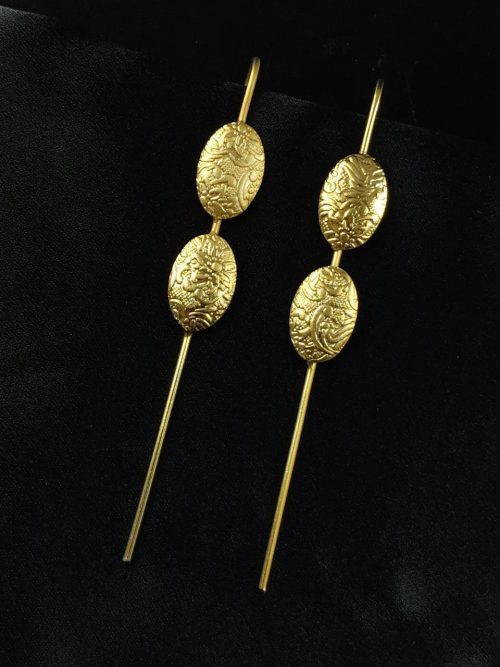 Gold plated floral art earcuff for women