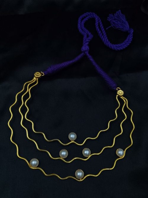 Gold plated vintage look alike stone necklace with adjustable thread