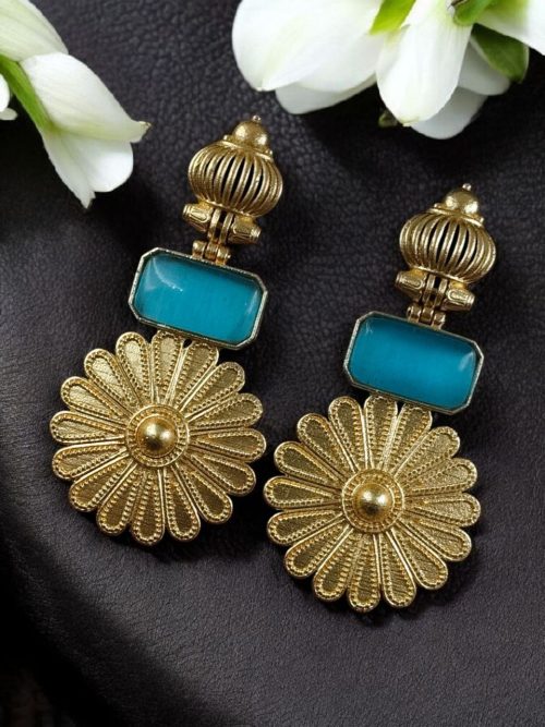 Gold plated flower dangler earrings with Monalisa stone vintage look.
