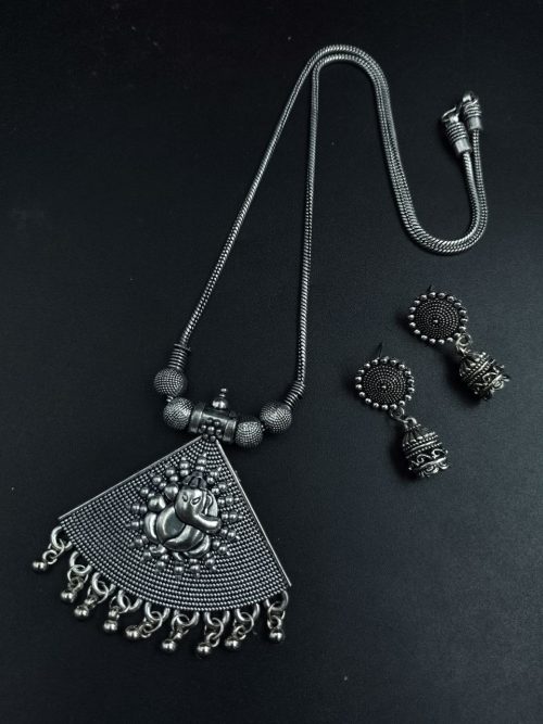 Designer Ganesha silver plated necklace with chain pendant