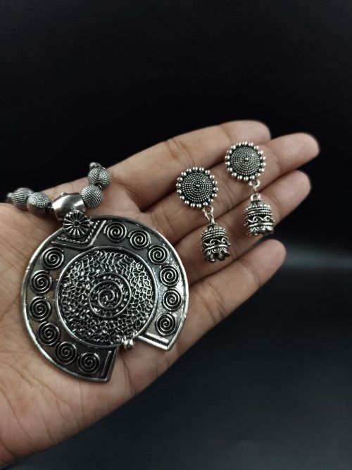 German silver round shape unique necklace set with stylish chain pendant