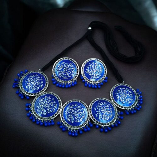 Traditional floral art necklace set with ghungroo and adjustable thread.