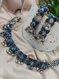 Unique silver plated choker necklace set with earrings.