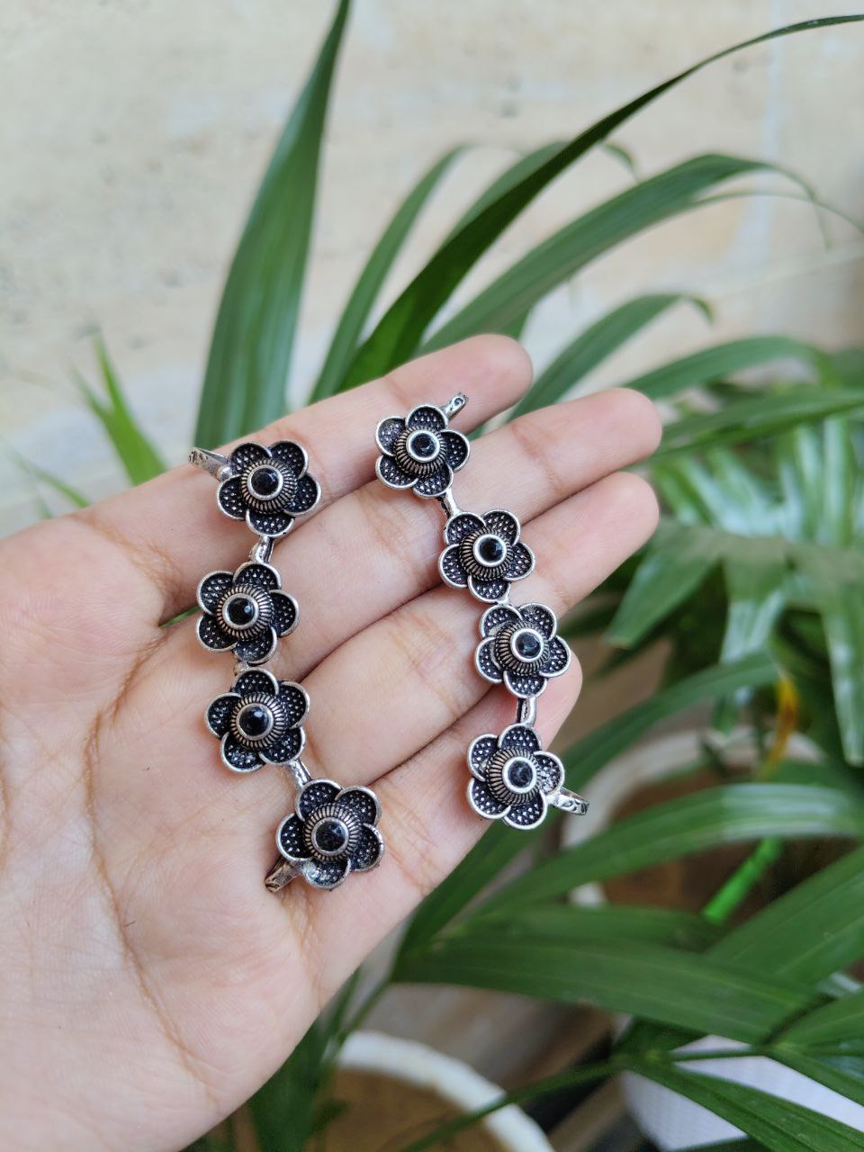 Oxidised Stone Light Weighted Earcuff 1 Oxidised Stone Light Weighted Earcuff