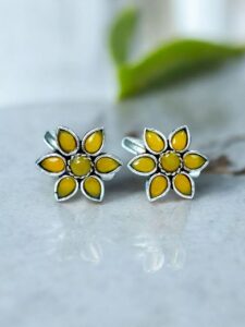 Traditional Flower Design Toe Ring | Oxidized Stone Work Best Jewelry - color: "Yellow"