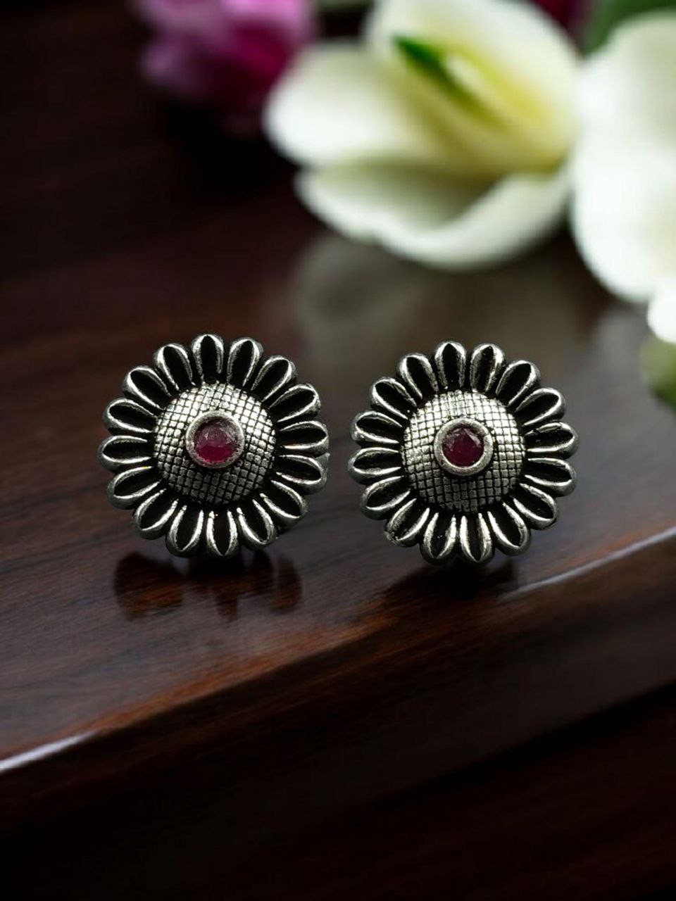 Vintage Look Flower Design Toe Ring | Oxidized Silver Replica Stone Work Best Jewelry for Women 6 Oxidized silver floral toe ring with stone work and vintage look design