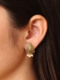 Lightweight gold plated pearl stud earrings for girls’ daily wear.