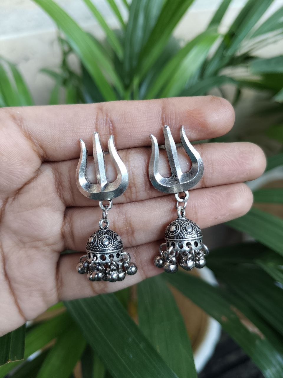 Trishul Jhumki Earrings With Traditional Ghungroo Detailing 1 Trishul Jhumki Earrings With Traditional Ghungroo Detailing