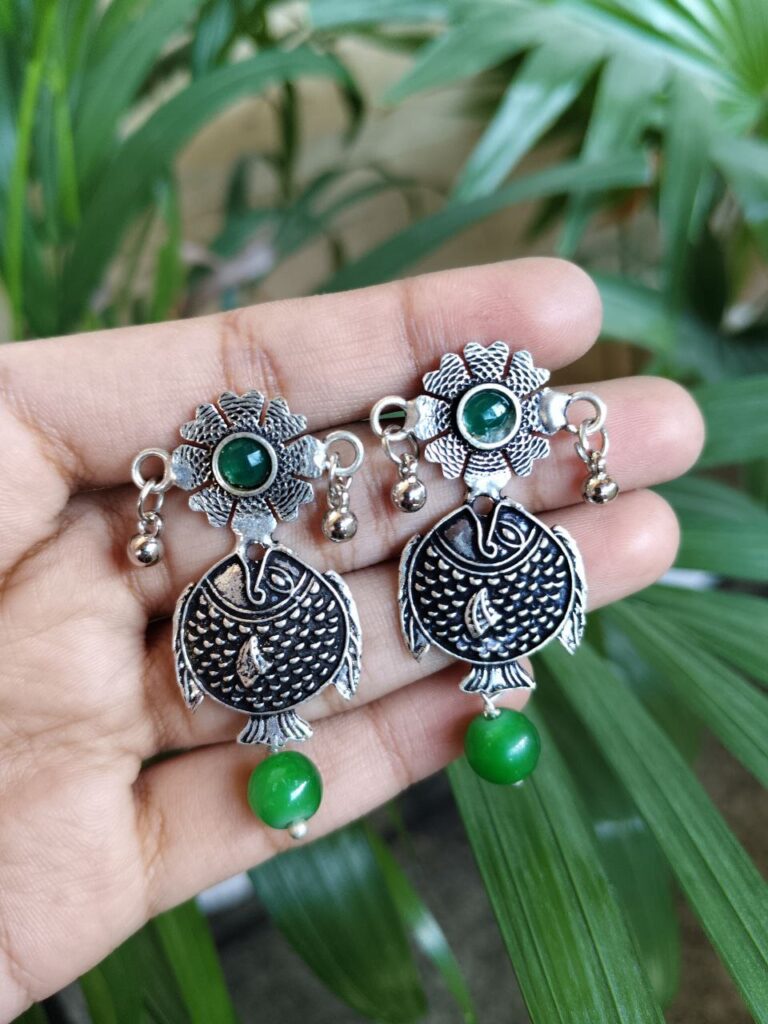 Elegant Stud Earrings with Beautiful Stone Detailing and Traditional Ghungroo Design