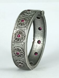 Stylish Traditional Flower Kada | Silver Plated Openable Ethnic Bangle - color: "Red"
