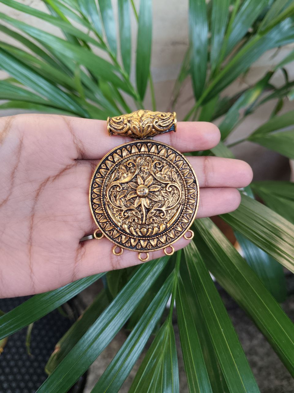 Gold Plated Flower Pendant Raw Material for Creative DIY Jewelry Making 1 Gold Plated Flower Pendant Raw Material for Creative DIY Jewelry Making