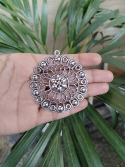 Silver Plated Flower Design Pendant Raw Material for Premium Jewelry Making Crafts