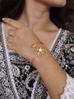 Gold plated flower design bracelet party wear jewelry for girls