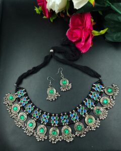 Silver Plated Boho Style Thread Necklace with Elegant Stone and Pearl Work Design